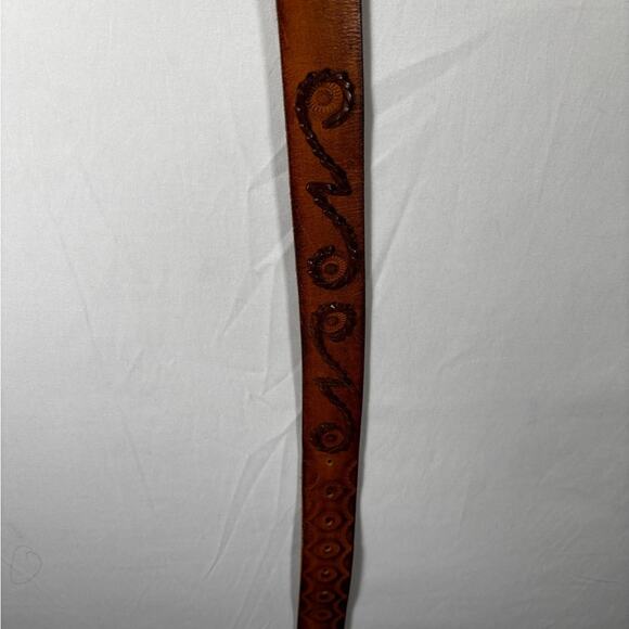 Levi’s Men’s Tooled and Braided Stitched Brown Leather Belt Western Hippy - Picture 8 of 11